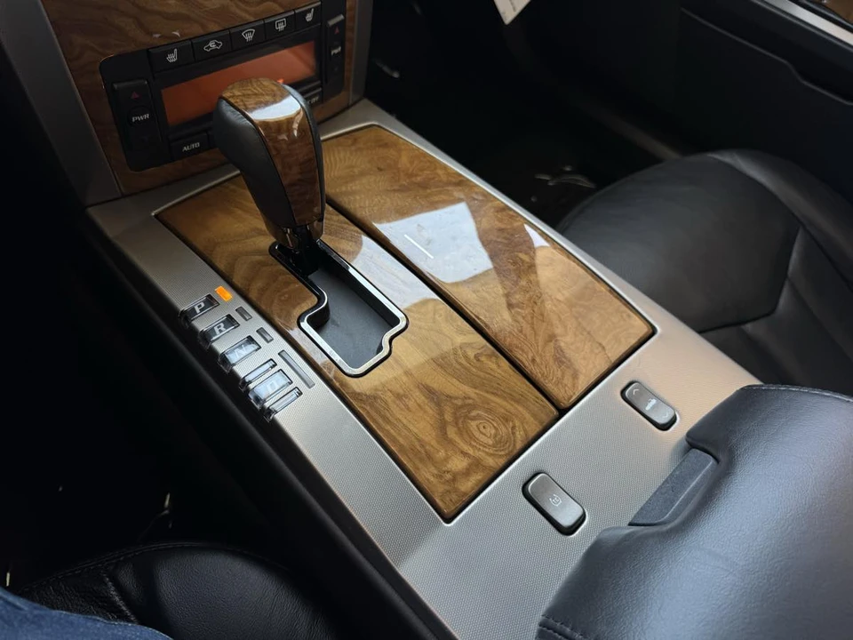 2009 Cadillac XLR - Image 23 of 31