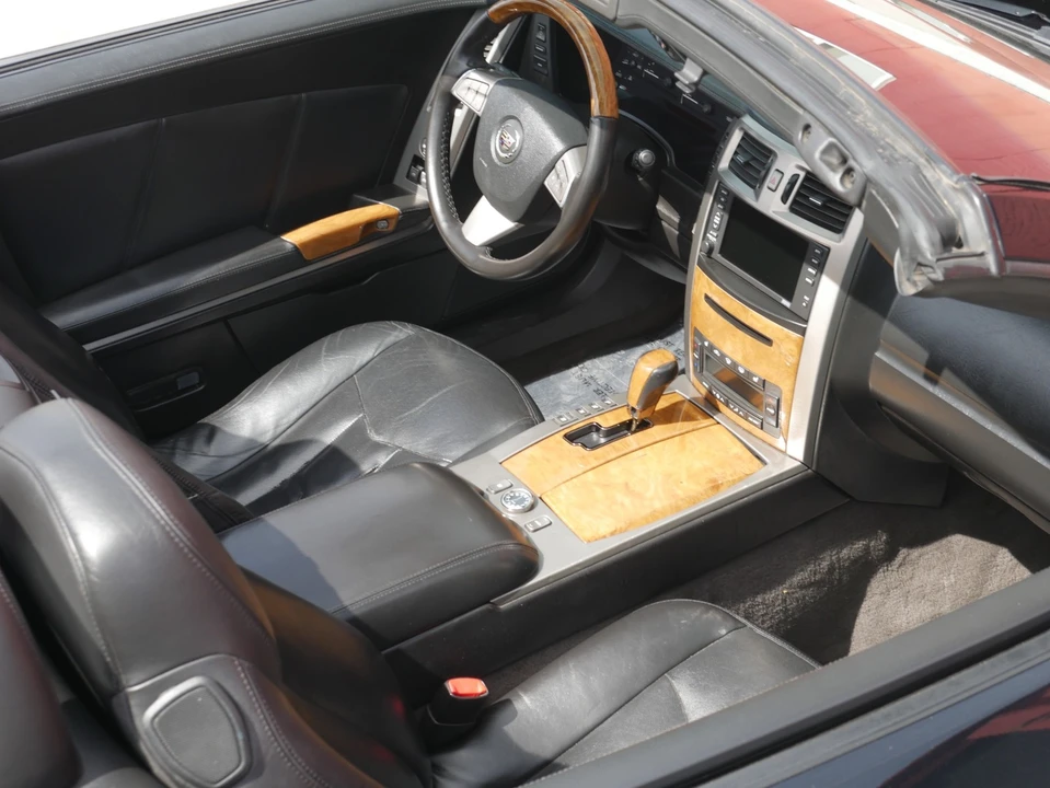 2009 Cadillac XLR - Image 24 of 31