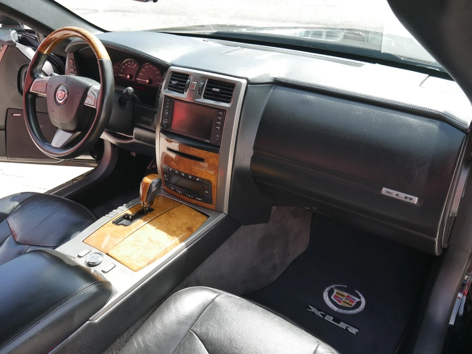 2009 Cadillac XLR - Image 27 of 31
