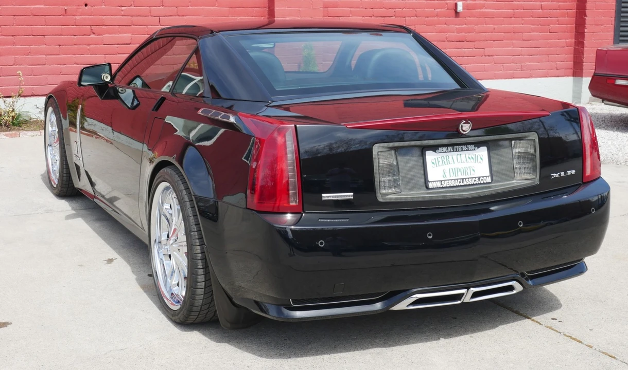2009 Cadillac XLR - Image 7 of 31