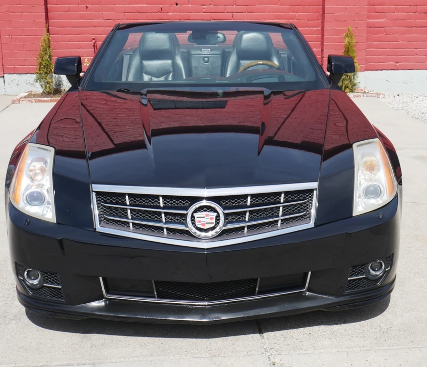 2009 Cadillac XLR - Image 11 of 31