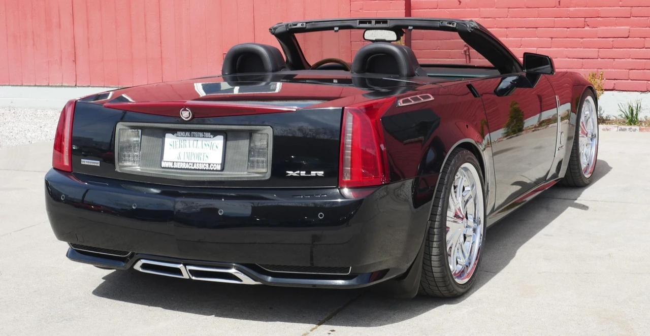 2009 Cadillac XLR - Image 9 of 31