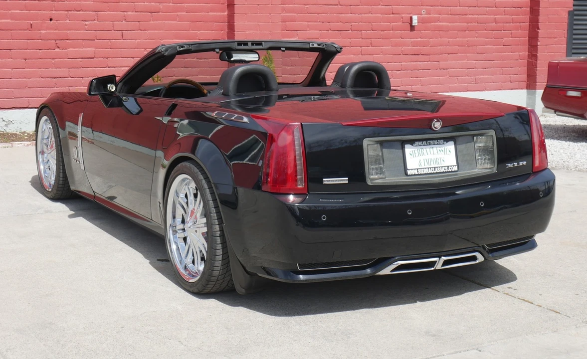 2009 Cadillac XLR - Image 8 of 31
