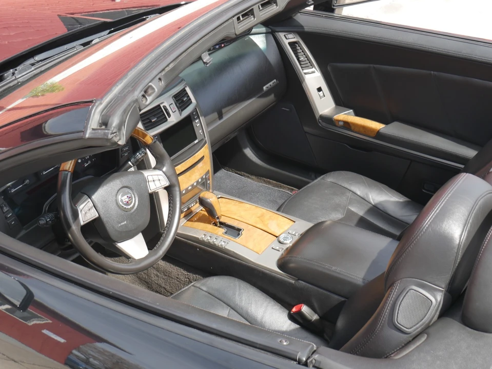 2009 Cadillac XLR - Image 23 of 31