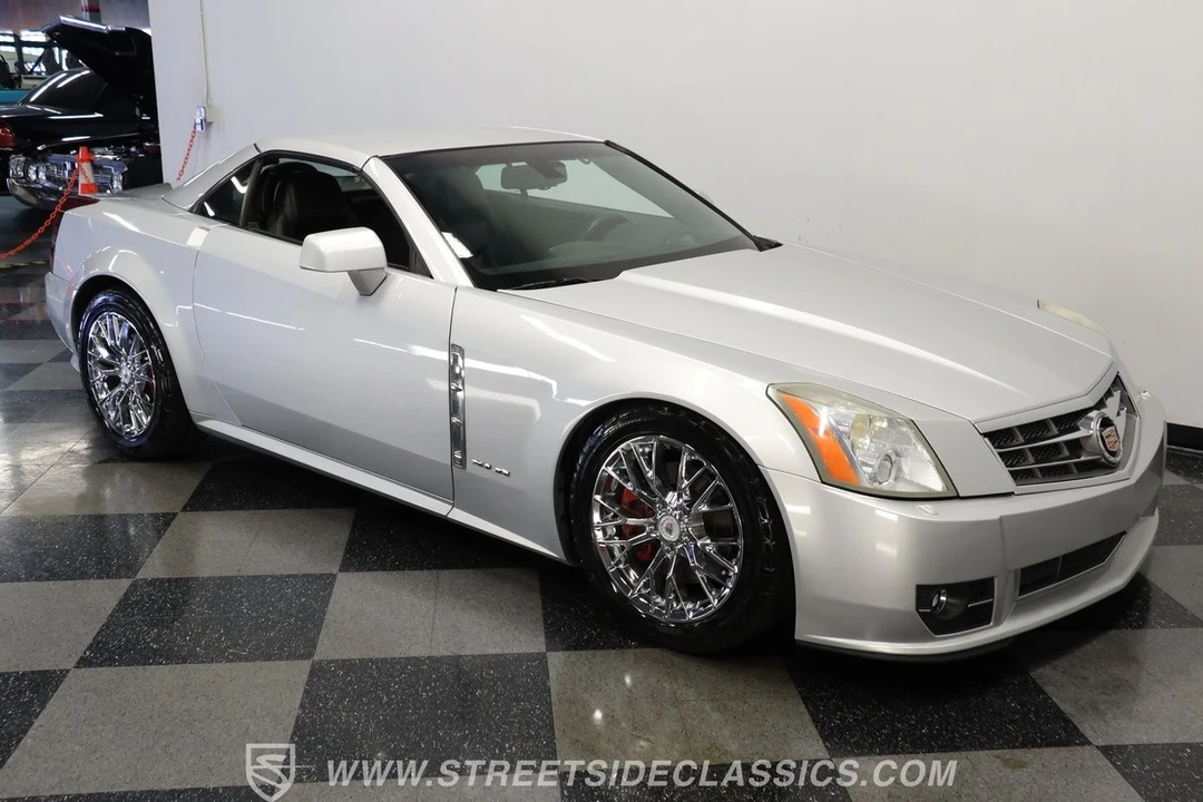 2009 Cadillac XLR - Image 13 of 21