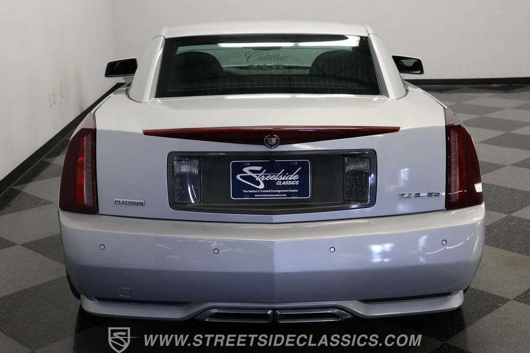 2009 Cadillac XLR - Image 9 of 21