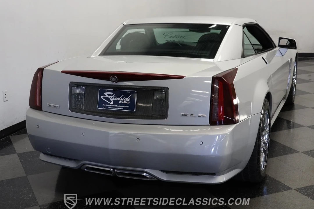 2009 Cadillac XLR - Image 10 of 21