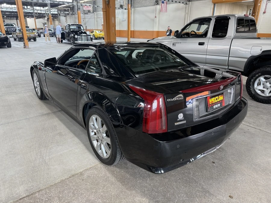 2009 Cadillac XLR - Image 2 of 7