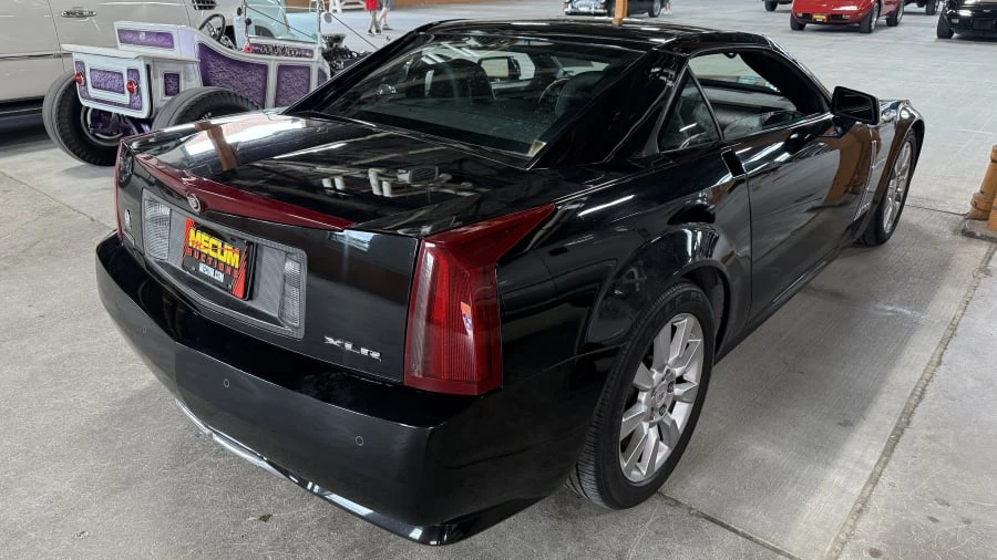 2009 Cadillac XLR - Image 3 of 7