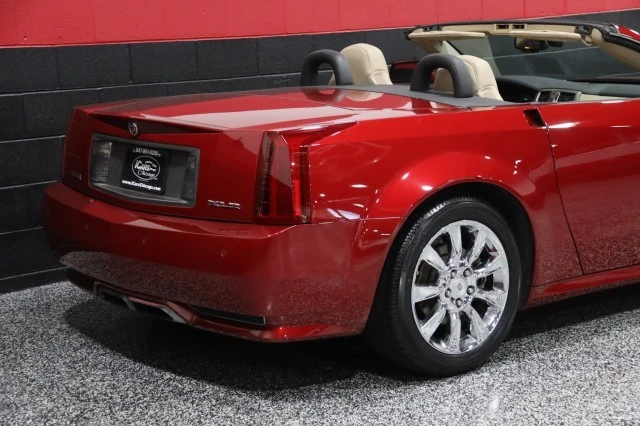 2009 Cadillac XLR - Image 9 of 21