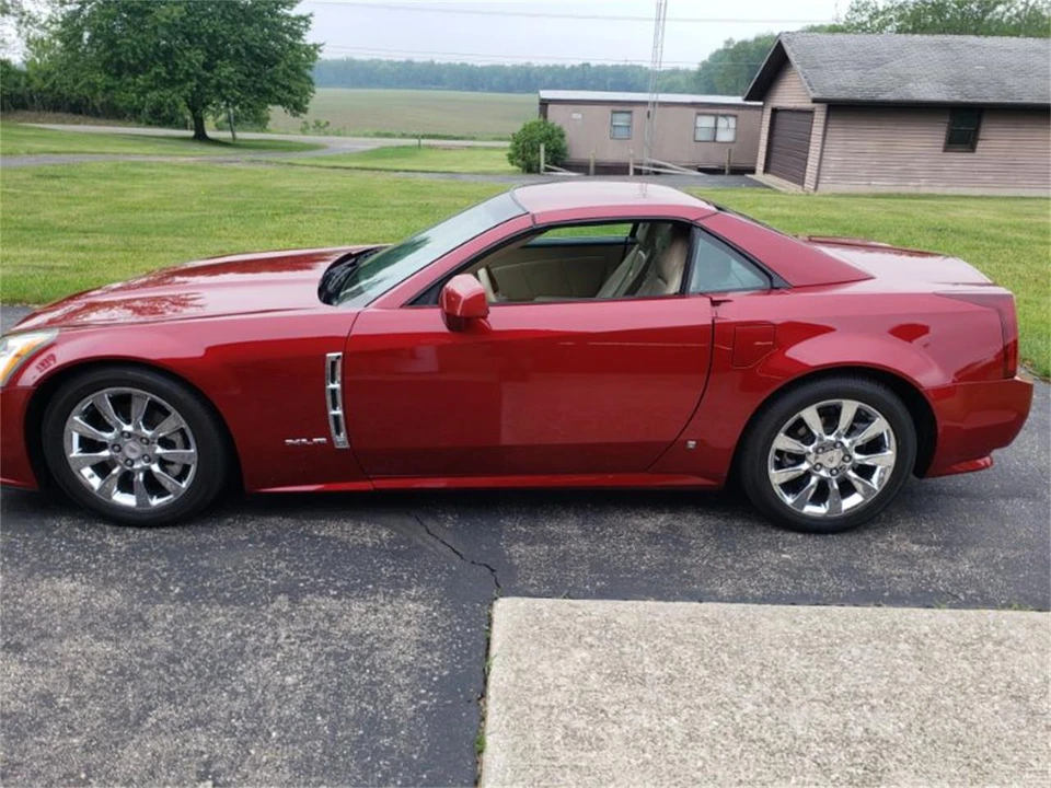 2009 Cadillac XLR - Image 5 of 17