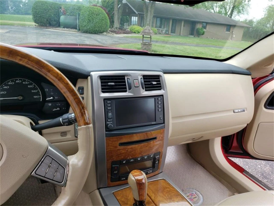 2009 Cadillac XLR - Image 2 of 17