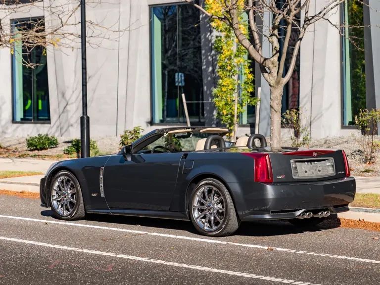 2009 Cadillac XLR-V - Image 3 of 31