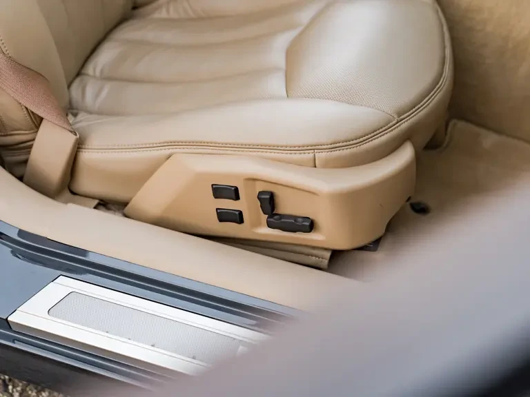 2009 Cadillac XLR-V - Image 27 of 31