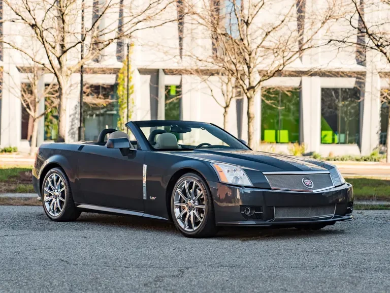 2009 Cadillac XLR-V - Image 2 of 31