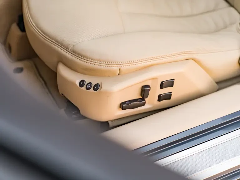 2009 Cadillac XLR-V - Image 26 of 31