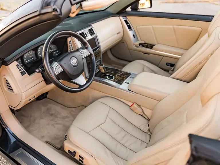2009 Cadillac XLR-V - Image 5 of 31