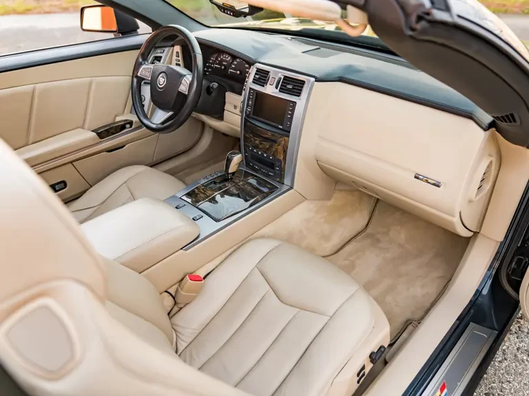 2009 Cadillac XLR-V - Image 14 of 31