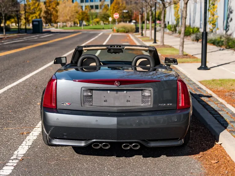 2009 Cadillac XLR-V - Image 10 of 31