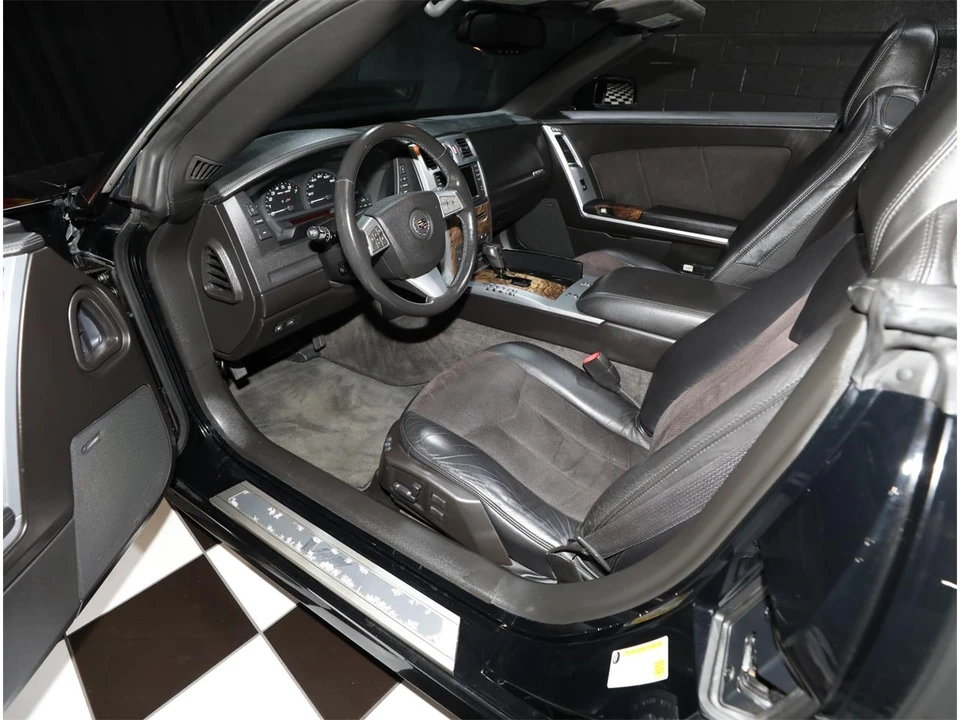 2009 Cadillac XLR-V - Image 3 of 31
