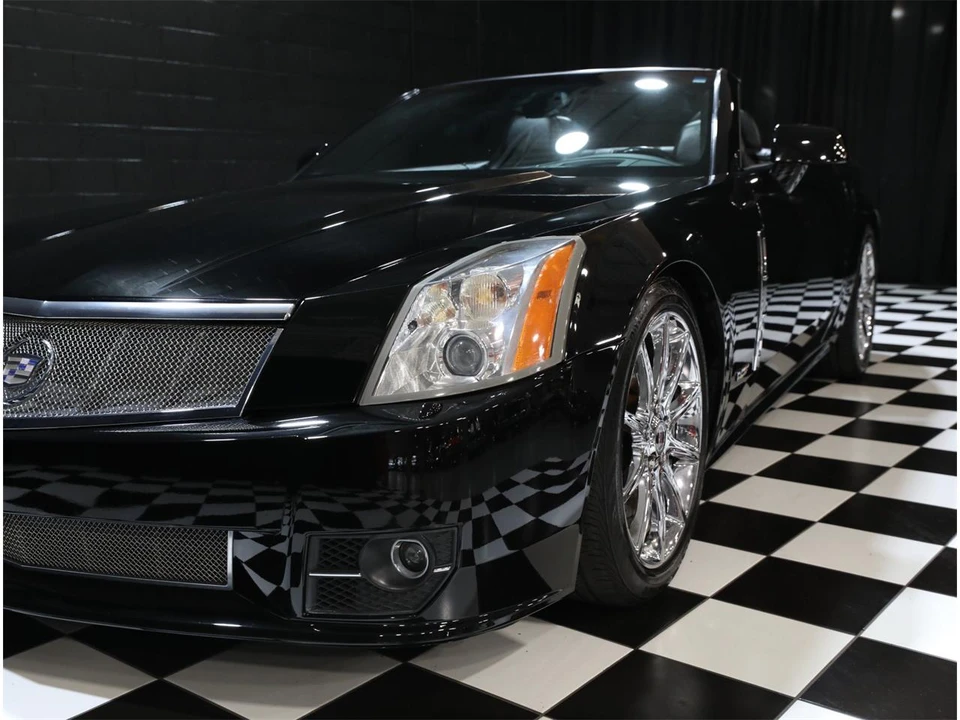 2009 Cadillac XLR-V - Image 18 of 31