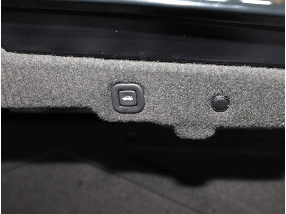 2009 Cadillac XLR-V - Image 12 of 31