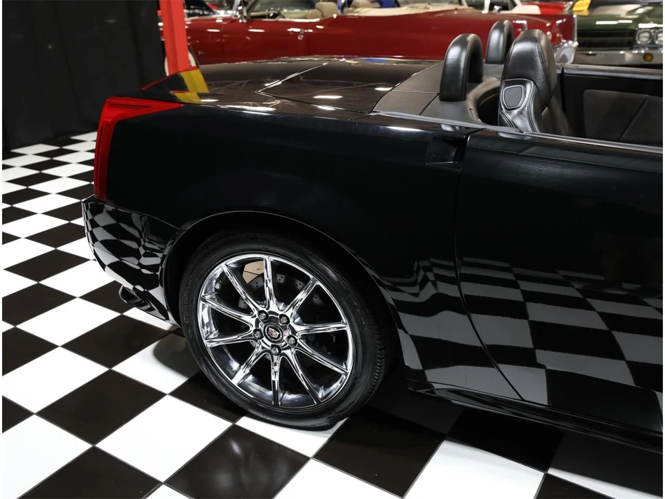 2009 Cadillac XLR-V - Image 28 of 31