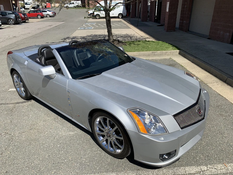 2009 Cadillac XLR-V - Image 10 of 31