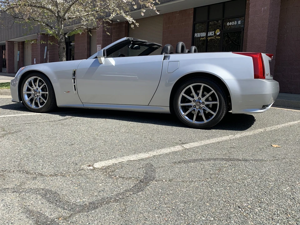 2009 Cadillac XLR-V - Image 22 of 31