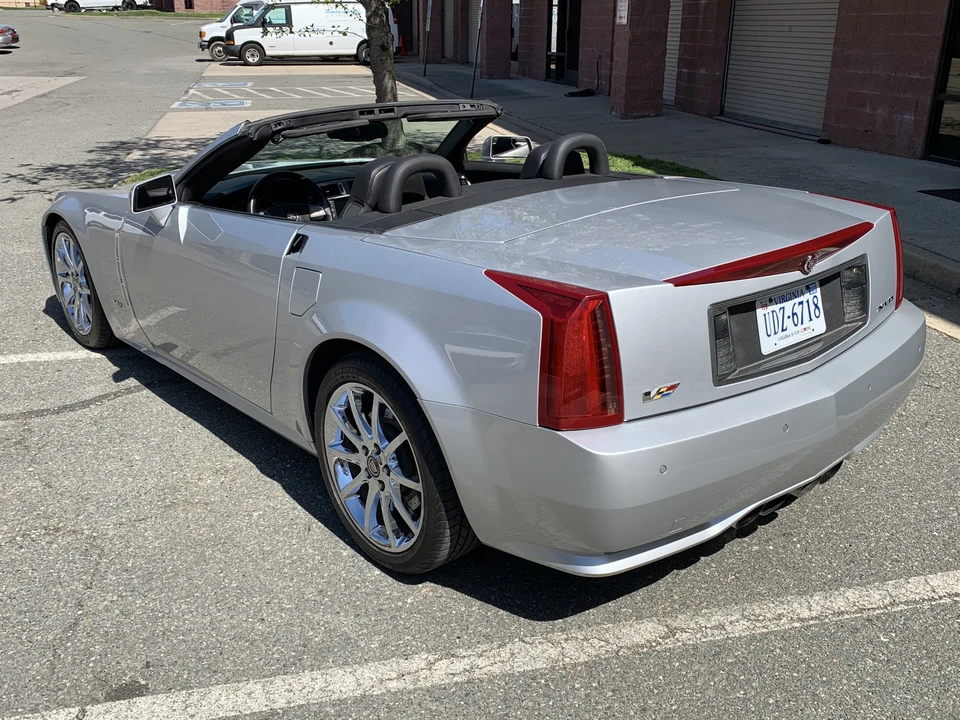 2009 Cadillac XLR-V - Image 19 of 31