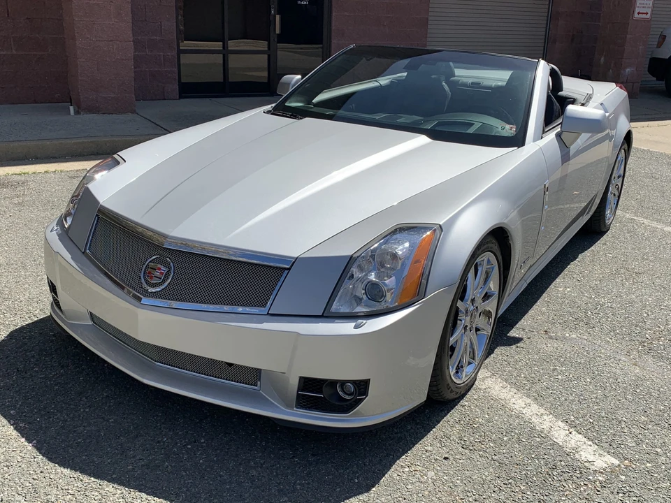 2009 Cadillac XLR-V - Image 23 of 31