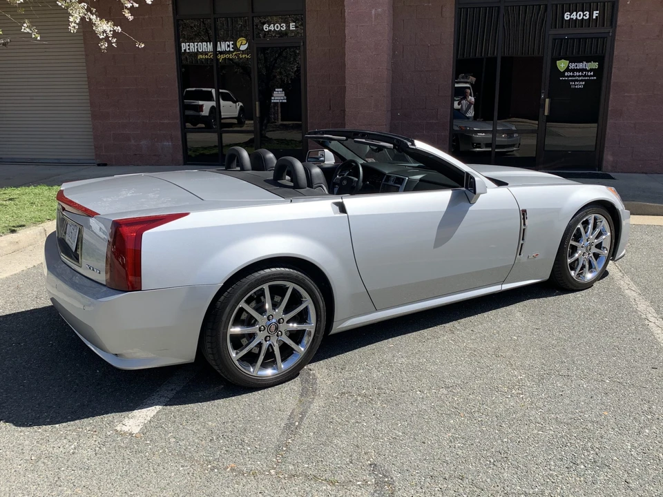 2009 Cadillac XLR-V - Image 14 of 31