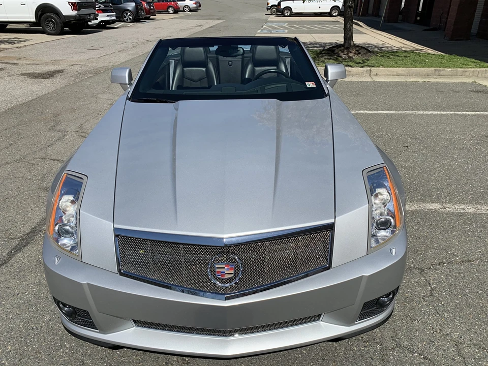 2009 Cadillac XLR-V - Image 24 of 31