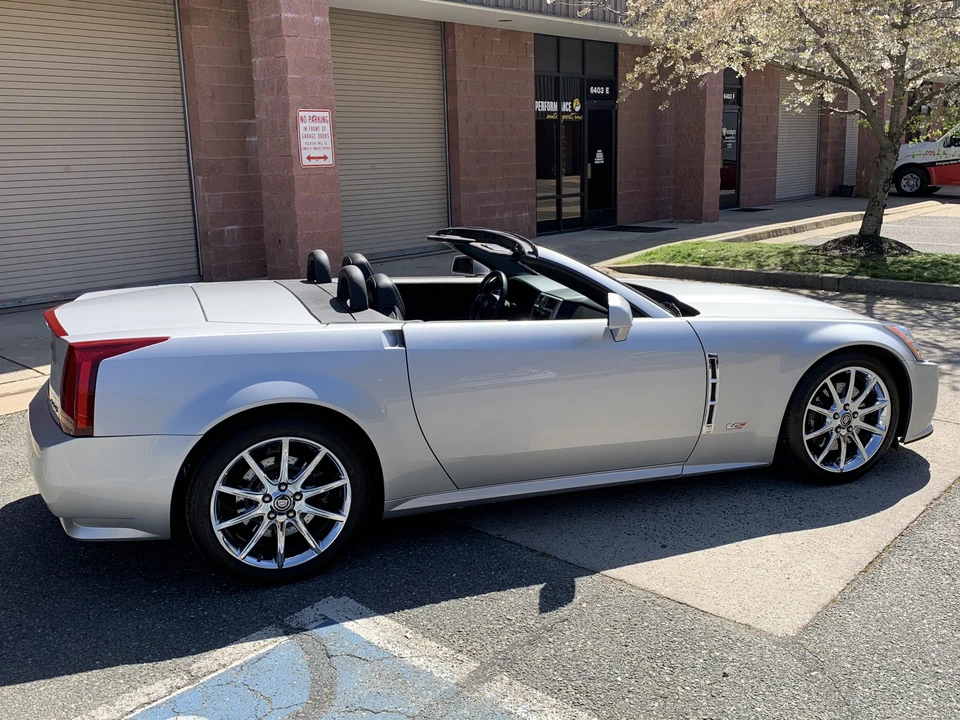 2009 Cadillac XLR-V - Image 13 of 31