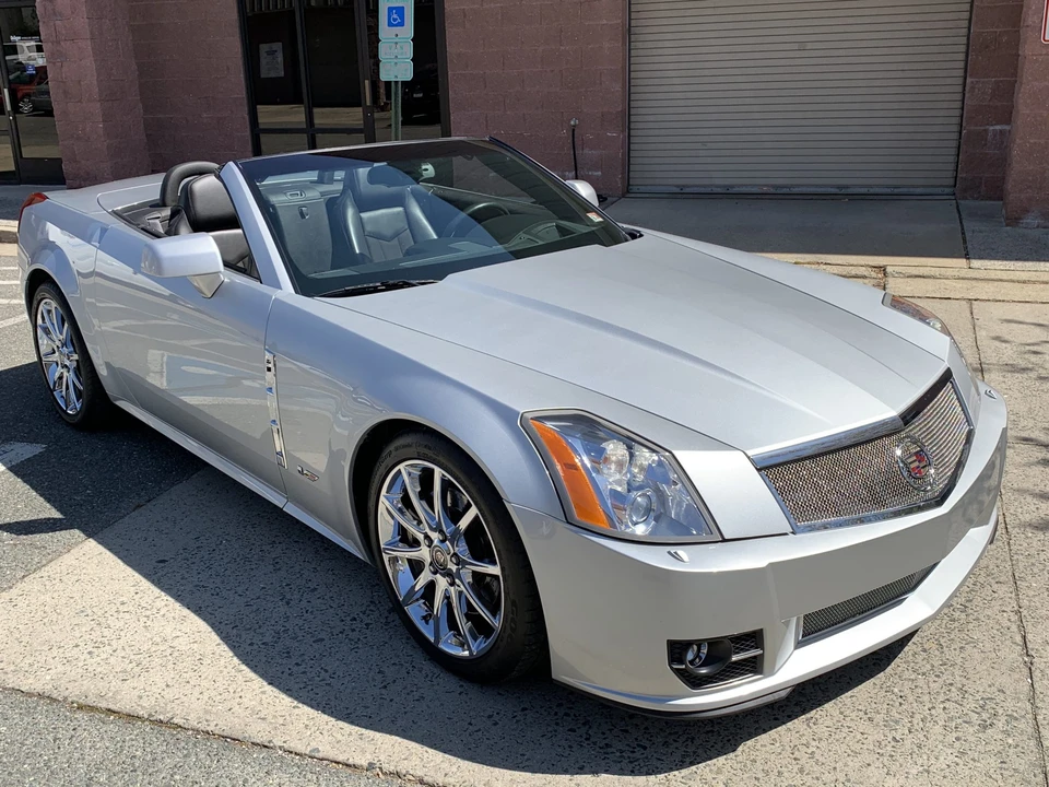 2009 Cadillac XLR-V - Image 8 of 31