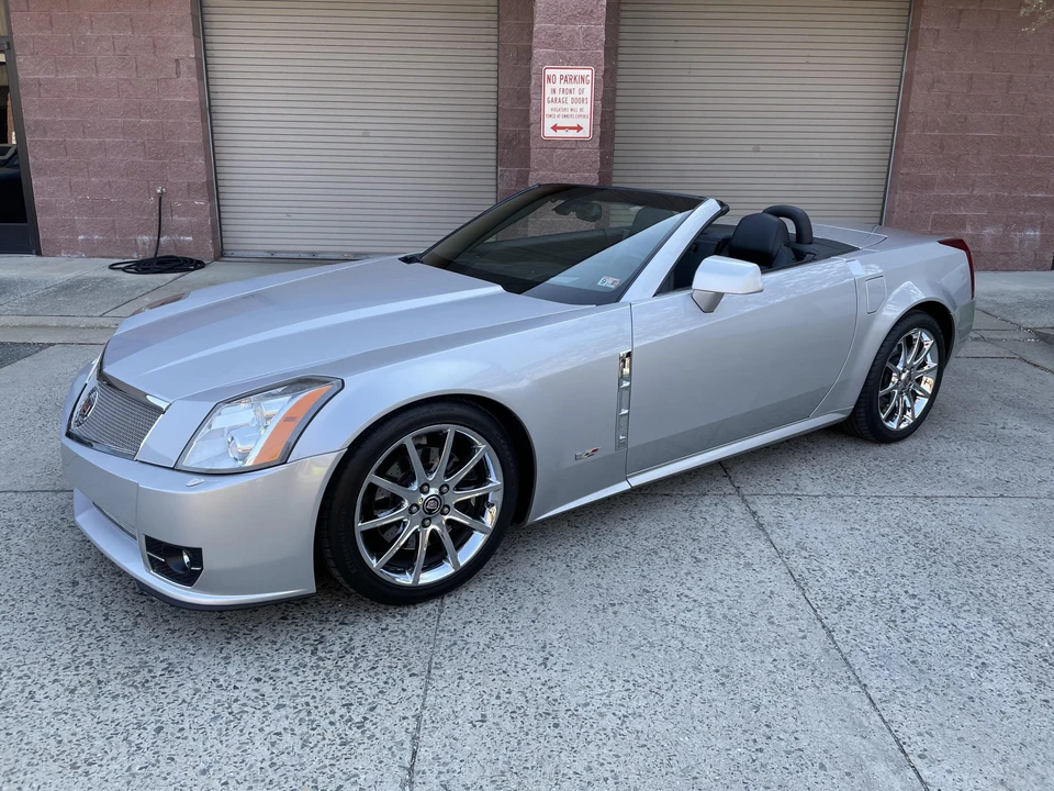 2009 Cadillac XLR-V - Image 28 of 31
