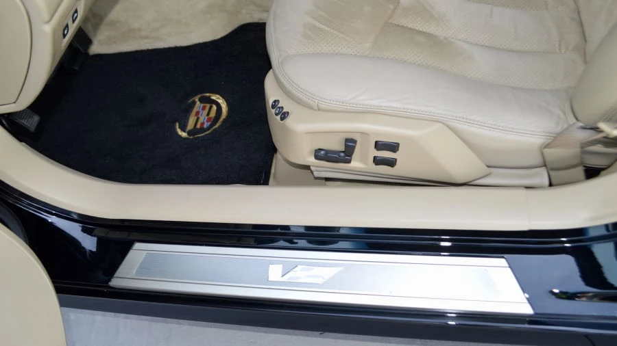 2009 Cadillac XLR-V - Image 11 of 31