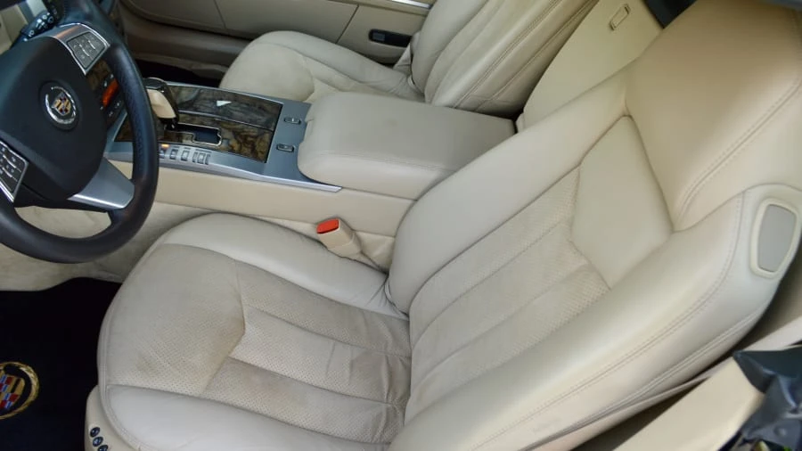 2009 Cadillac XLR-V - Image 29 of 31