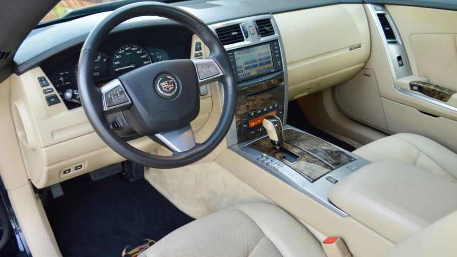2009 Cadillac XLR-V - Image 30 of 31