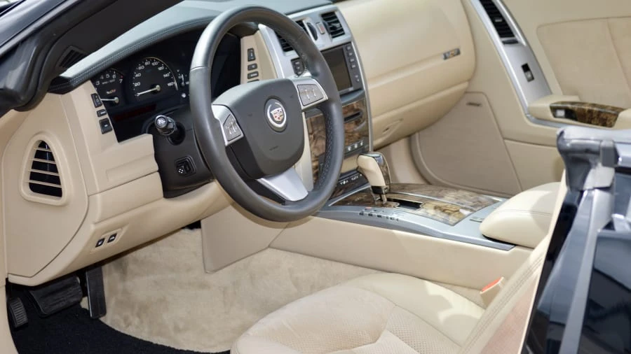 2009 Cadillac XLR-V - Image 4 of 31