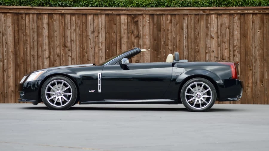 2009 Cadillac XLR-V - Image 2 of 31
