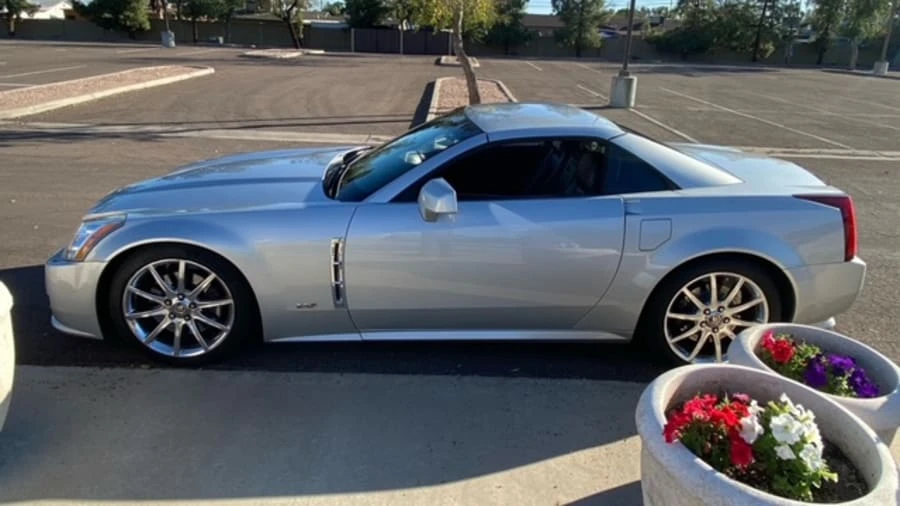 2009 Cadillac XLR-V - Image 2 of 25