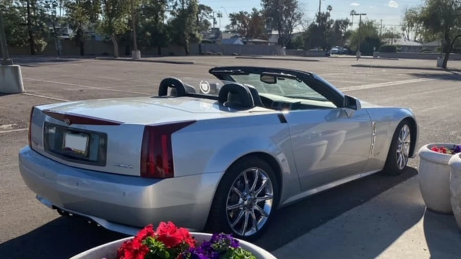 2009 Cadillac XLR-V - Image 15 of 25
