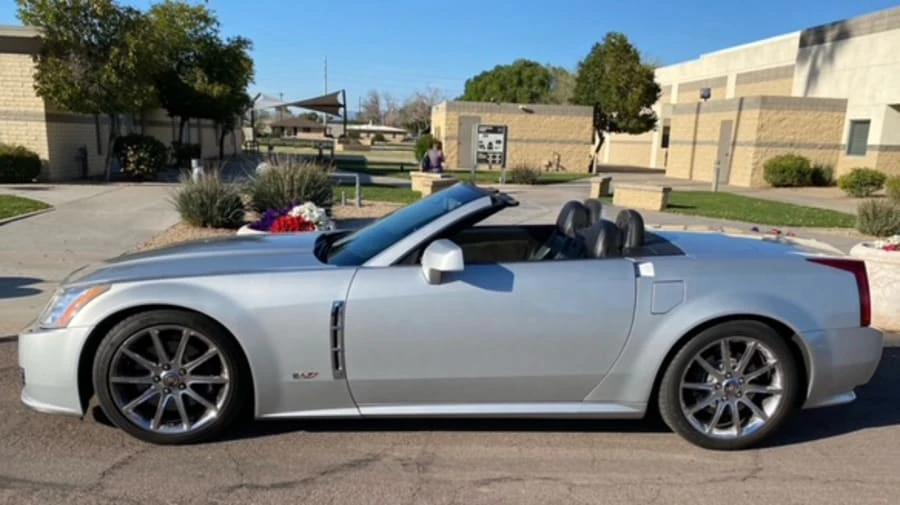 2009 Cadillac XLR-V - Image 10 of 25