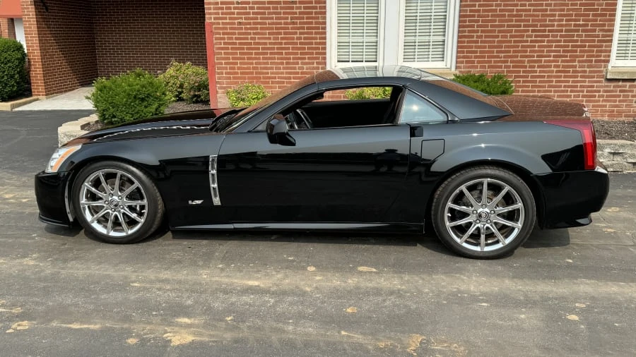 2009 Cadillac XLR-V - Image 5 of 13