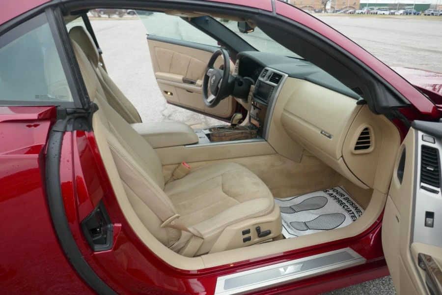 2009 Cadillac XLR-V - Image 9 of 15