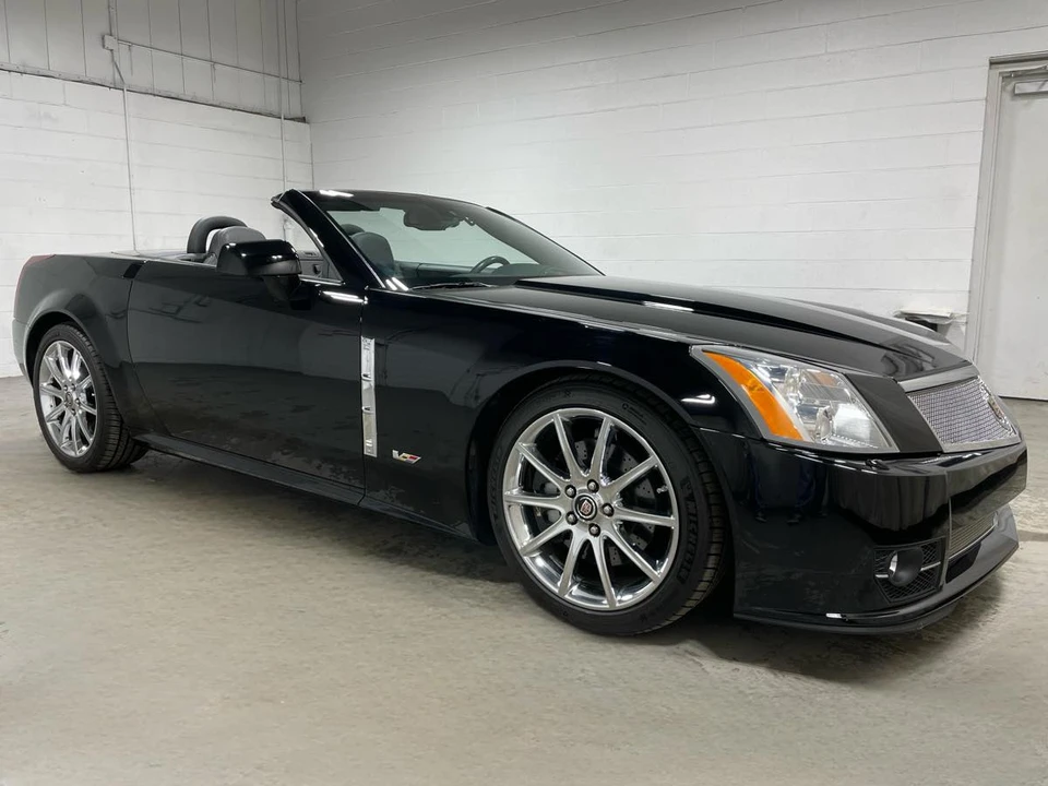 2009 Cadillac XLR-V - Image 18 of 21