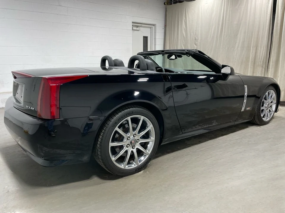 2009 Cadillac XLR-V - Image 19 of 21