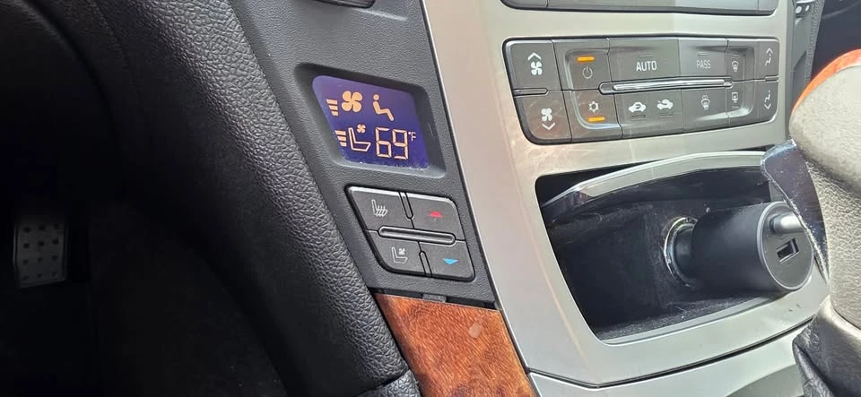 2009 Cadillac CTS 2nd Gen - Image 18 of 20