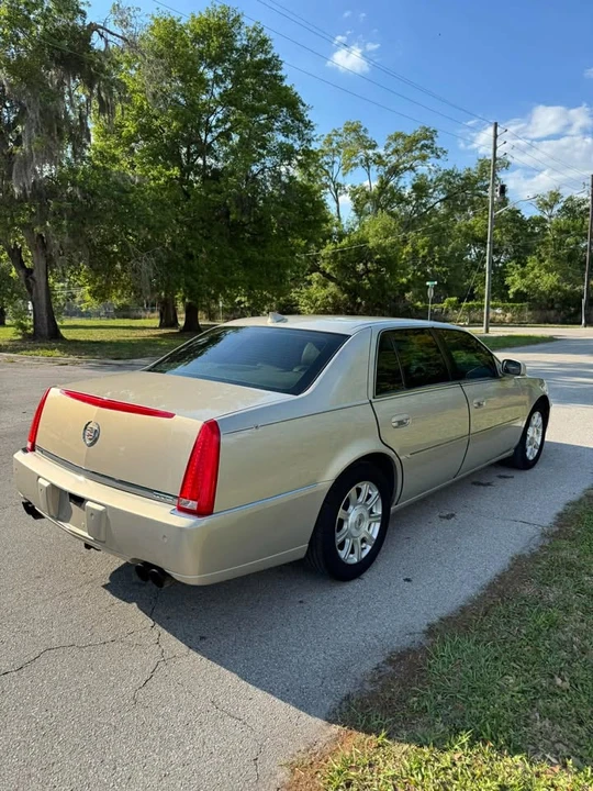 2009 Cadillac DTS - Image 6 of 14